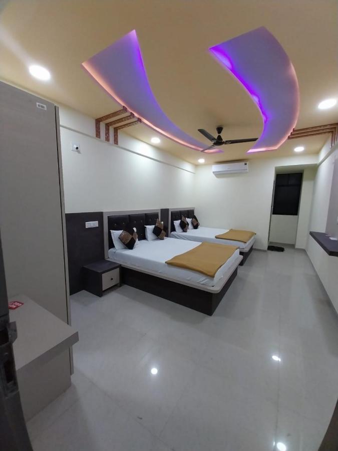 Hotel Ggc Inn Ахмедабад Экстерьер фото