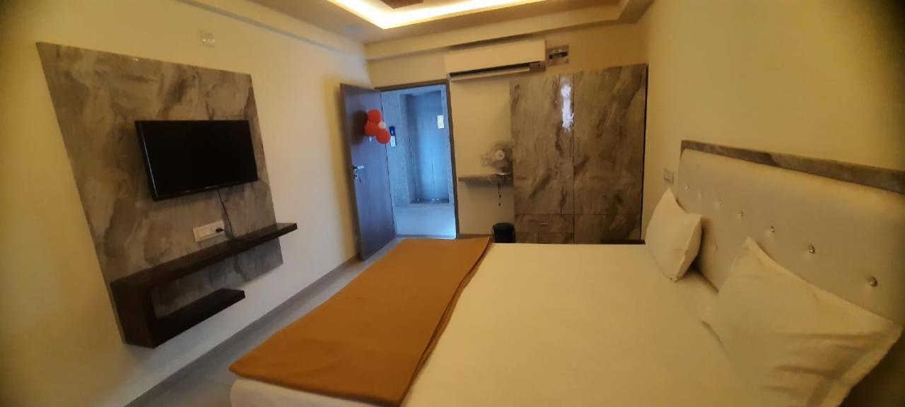 Hotel Ggc Inn Ахмедабад Экстерьер фото