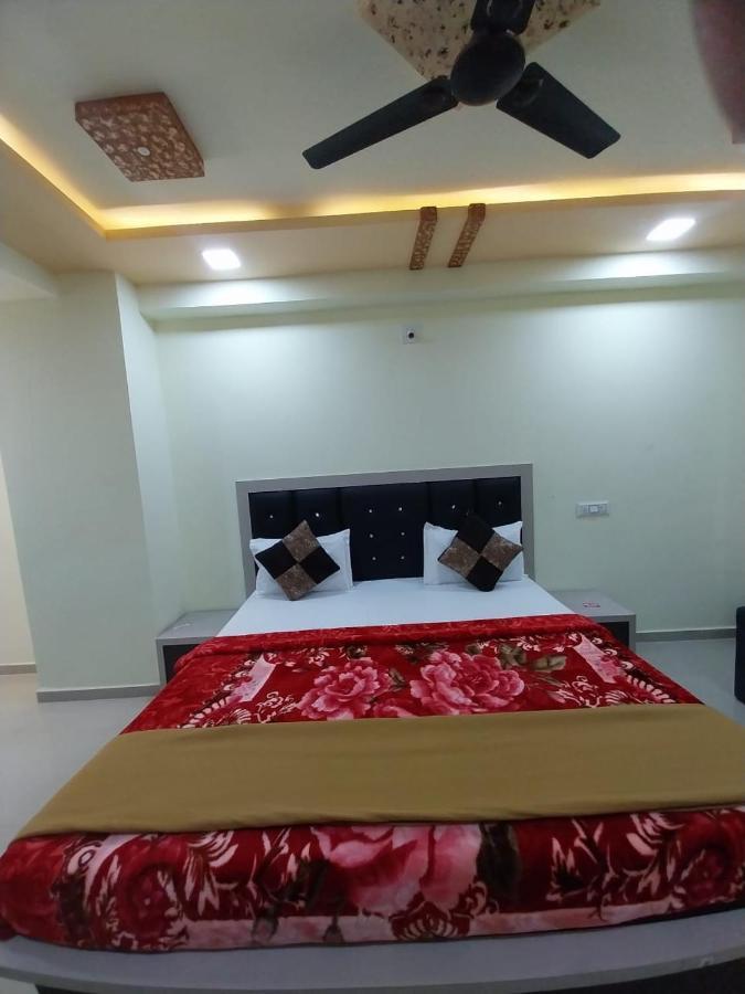 Hotel Ggc Inn Ахмедабад Экстерьер фото